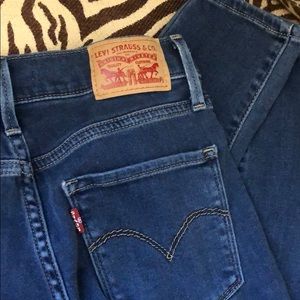 Levi 720 High Rise Jeans